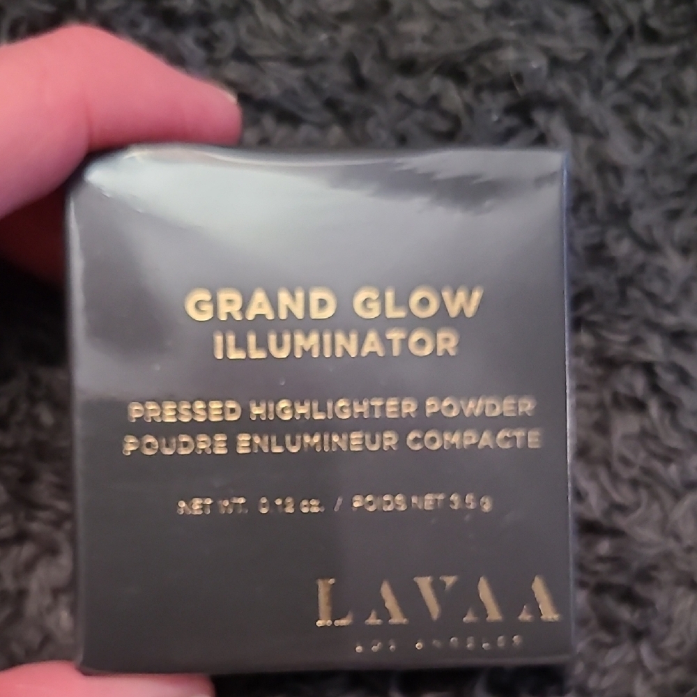 LAVAA Grand Glow Illuminator Pressed Highlighter Powder - Champagne Glow